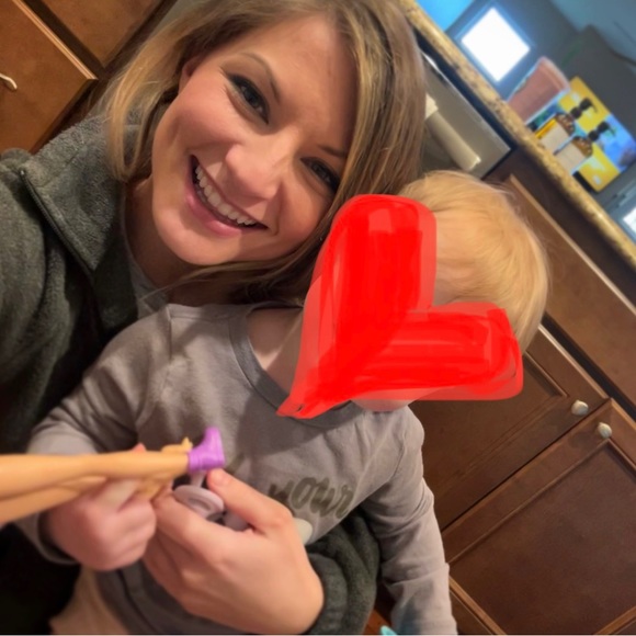 Meet your Posher, Emma - Picture 1 of 2